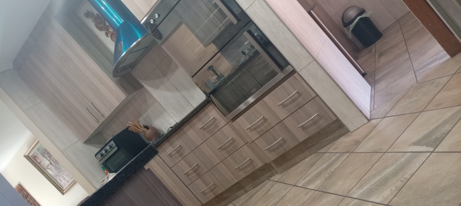 3 Bedroom Property for Sale in Safari Gardens North West